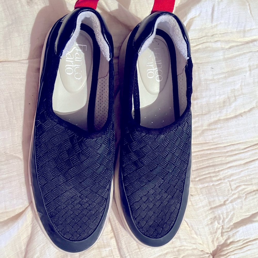 Franco Sarto “Lin” platform casual shoes like new size 8 Navy /white